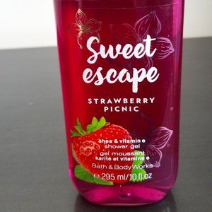 Bath & Body Works Sweet Escape Shower Gel